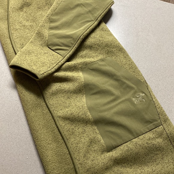 Arc’teryx Women’s Army Green fleece sweater - Picture 8 of 12